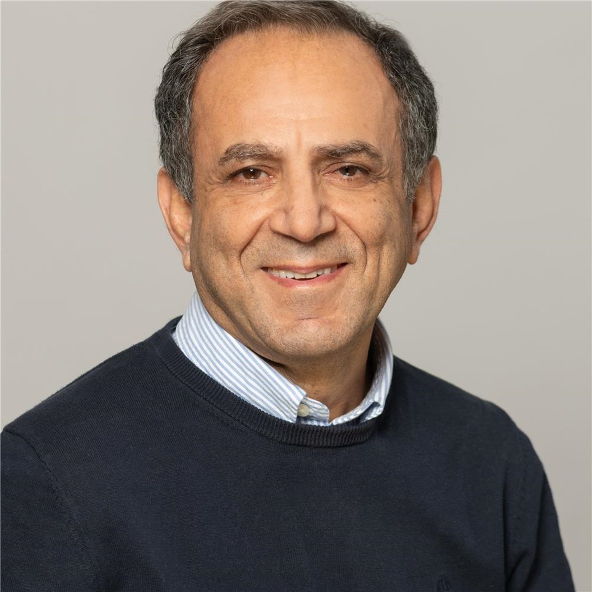 Portrait von Migrationsberater Rouhollah Shahabi